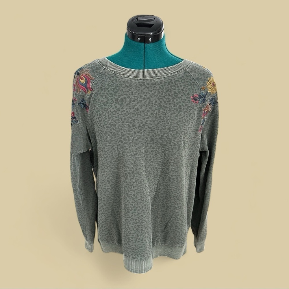 Standard Grace - Mossy Green Leopard Top M - Picture 2 of 10